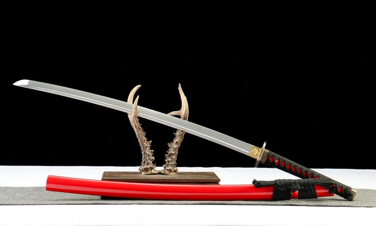 "Akahane" Hand-Forged Katana - 1065 High Carbon Steel Blade/Red-Grained Leatherwood Sheath - 40.5" Overall(28.3" Blade) - Oil Quenched & Tempered - Zinc Alloy Habaki - No.390Battle-ready katana