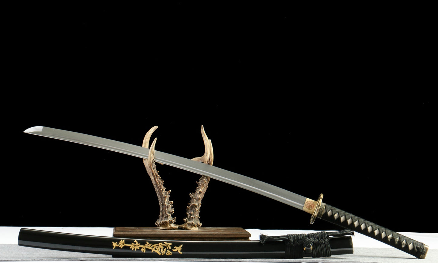 Yogarasu Katana 370 - Oil Quenched 1065 Steel with Raven Feather Hamon,Battle-ready katana