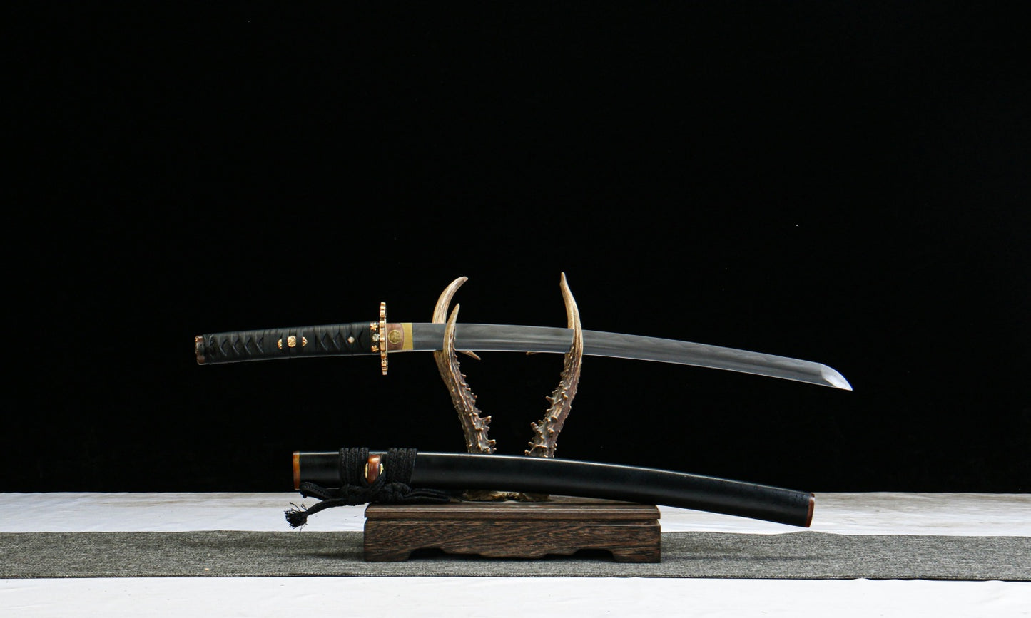 "Orchid Shadow Wakizashi" - 22" Hand-Forged Clay-Tempered Steel | Gilded Copper Fittings & Cedar Saya | No.3050Battle-ready katana