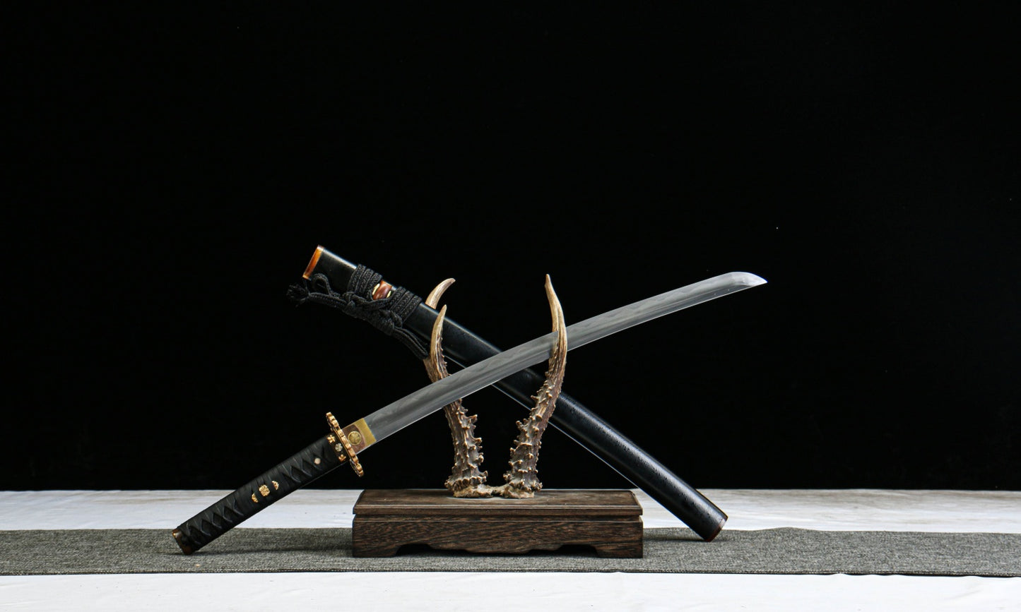 "Orchid Shadow Wakizashi" - 22" Hand-Forged Clay-Tempered Steel | Gilded Copper Fittings & Cedar Saya | No.3050Battle-ready katana