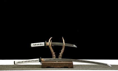 Ghost of Tsushima Inspired Katana (Clay Tempered) - T10 Steel with Oil Quenching, Blue Bark Wood Saya & Zinc Alloy Fittings, Collector's Set,Battle-ready katana