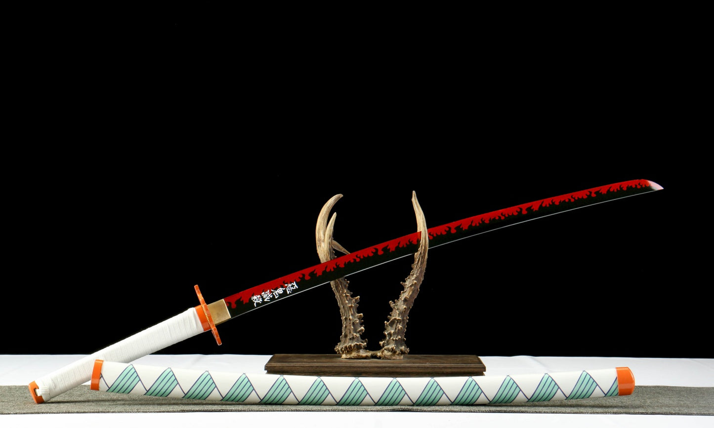 Demon Slayer: Kyojuro Rengoku's Nichirin Sword Replica - Anime Style with Green Lacquered Sheath, 58HRC Hardness, for Cosplay & Display,Battle-ready katana