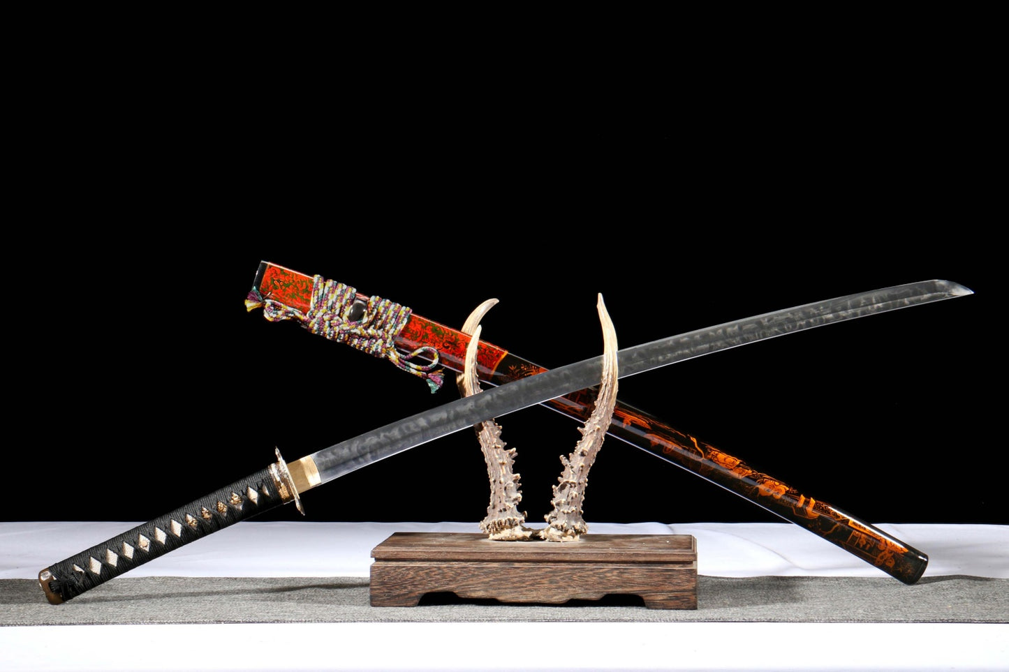 Casket Gold 26-inch T10 Steel Yakiiro Katana | Imitated Lacquered Sheath, Gilded Copper Fittings | Clay-Tempered Full-Tang Blade, Collector's Iaido Sword,Functional samurai sword