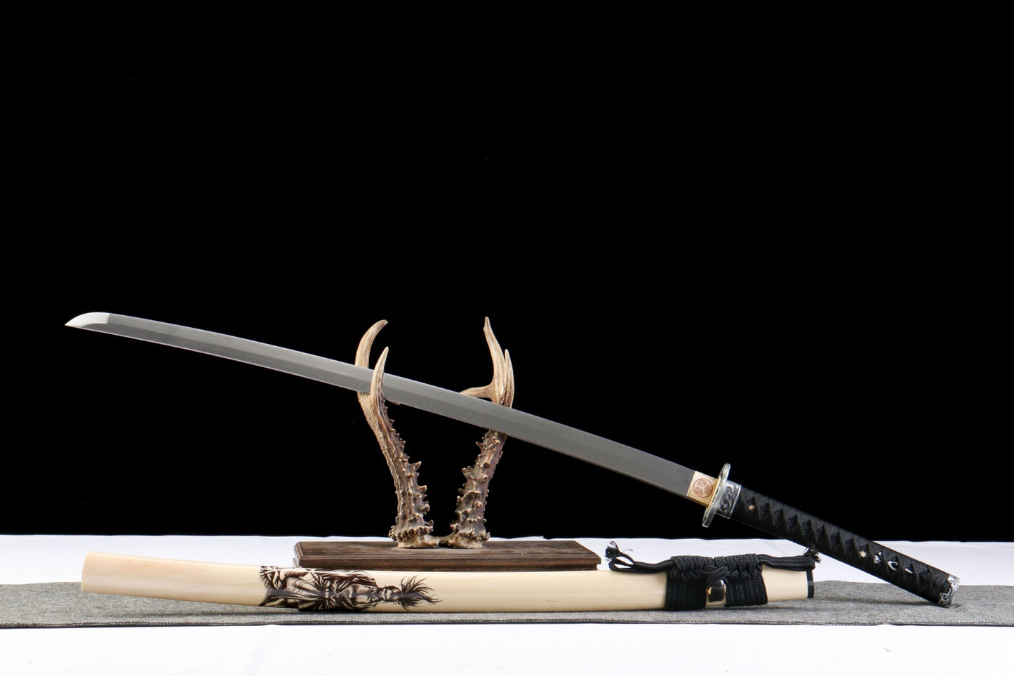 Tranquil Radiance 26-inch Katana with Wooden Dragon Carving | 1060 Steel Precision Tempering | Genuine Ray Skin Handle & Alpine Hardwood Sheath | Collector's Hand-Forged Sword,Functional samurai sword